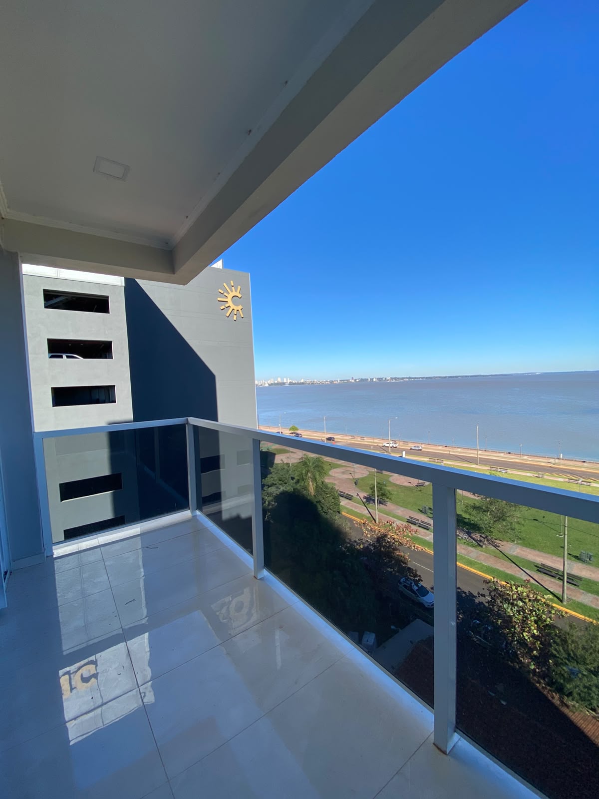 VENDE | Departamento de 1 Habitación en Zona Costanera – Encarnación