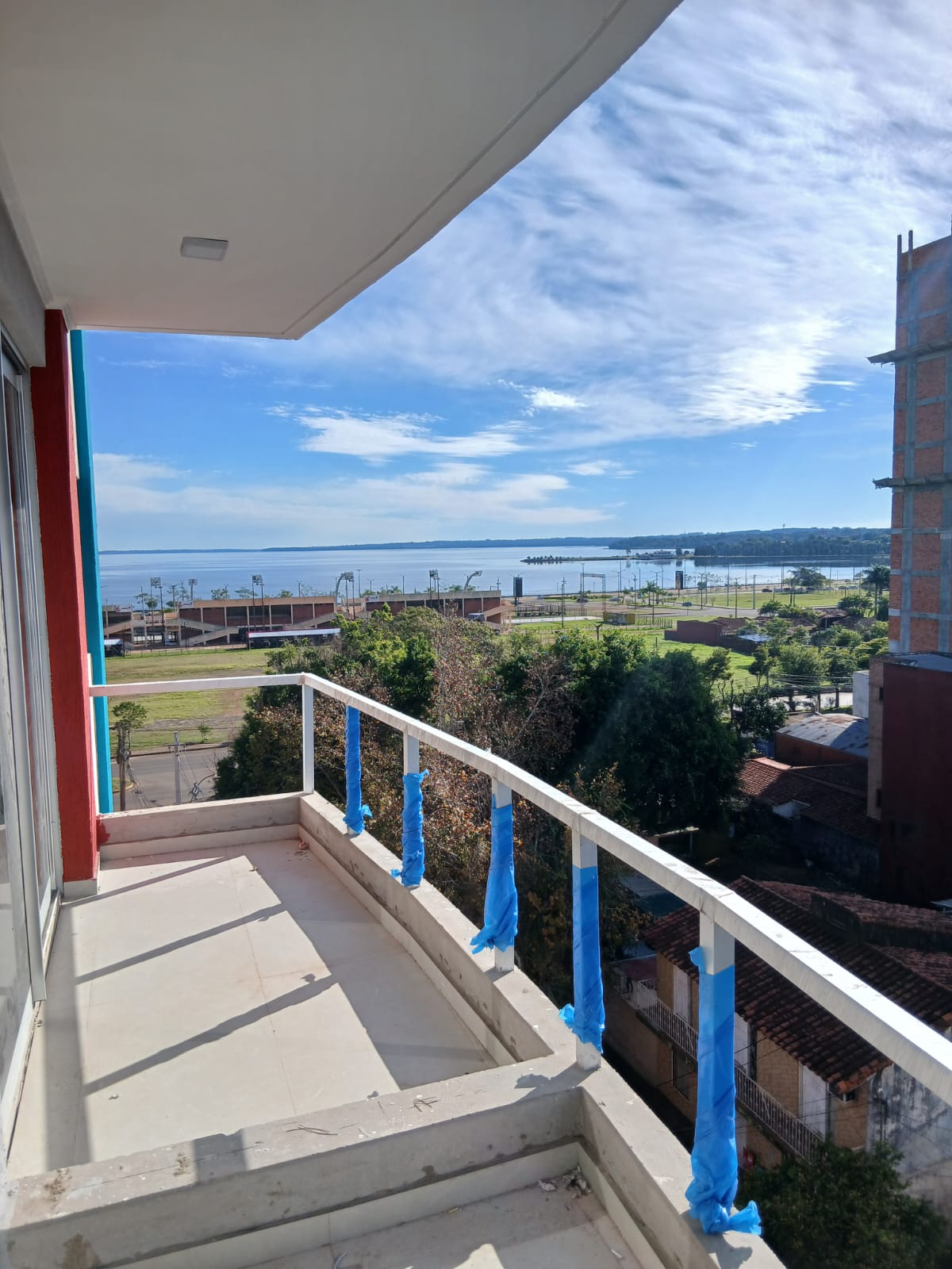 VENDE | Departamento de 2 Dormitorios con Vista al Río – Encarnación