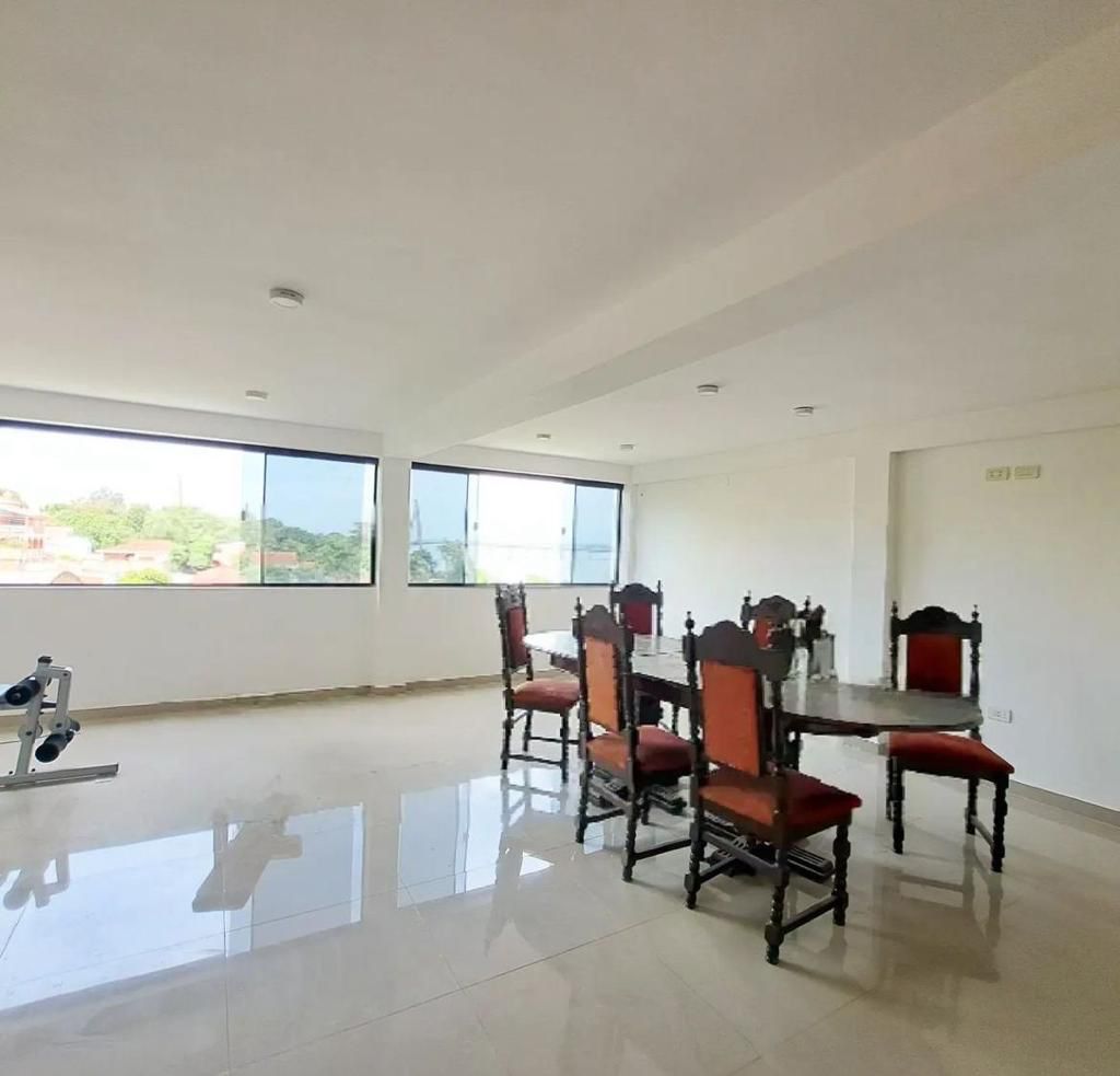 🏡 Exclusiva Residencia en Venta a una Cuadra de la Costanera de Encarnación 5